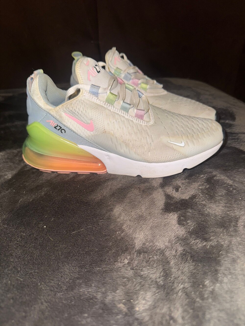 Nike Air Max 270 Women's Size 5 youth White Sneakers with Pastel Lace Loops